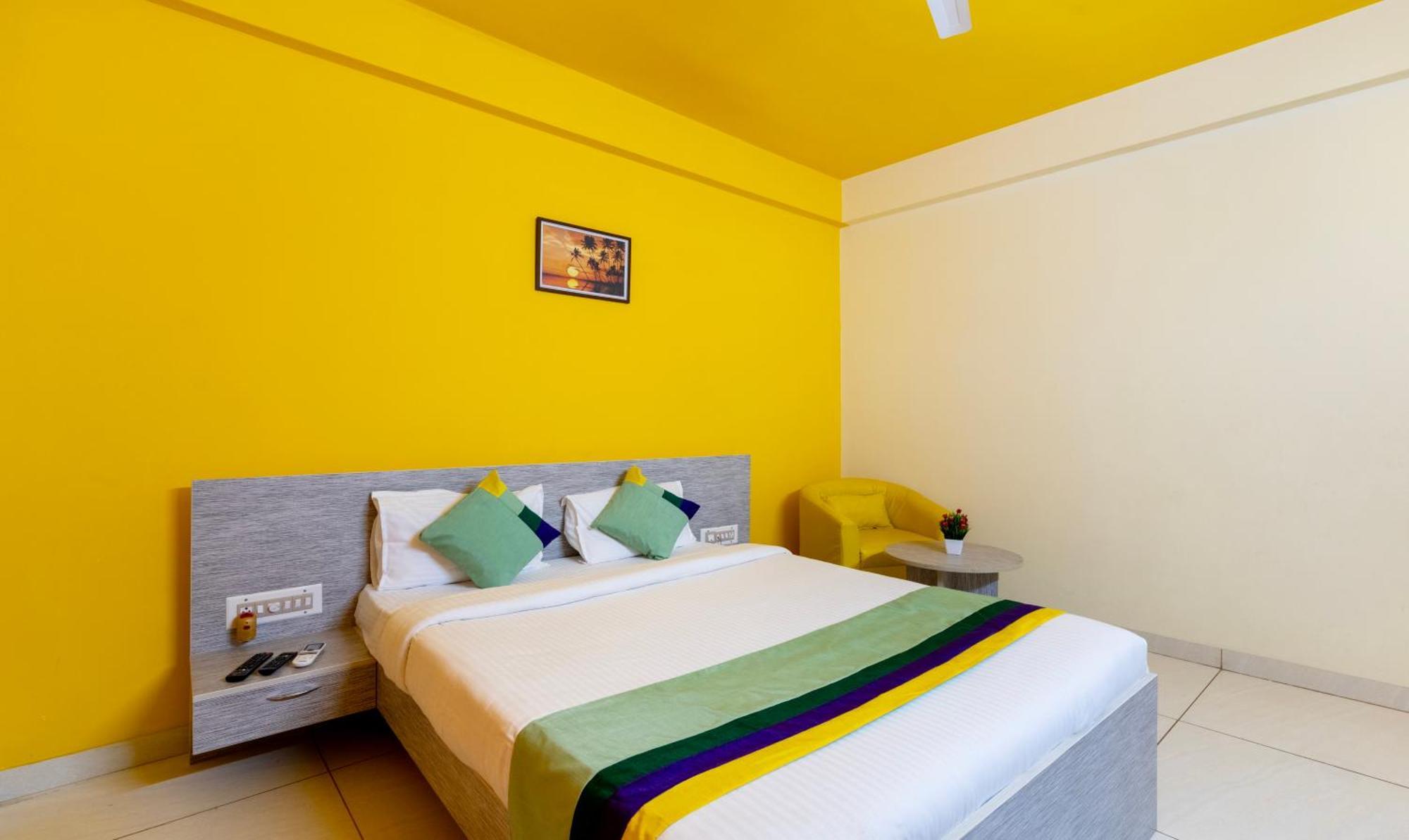 Treebo Four Seasons Hotel ไมซอร์ ภายนอก รูปภาพ