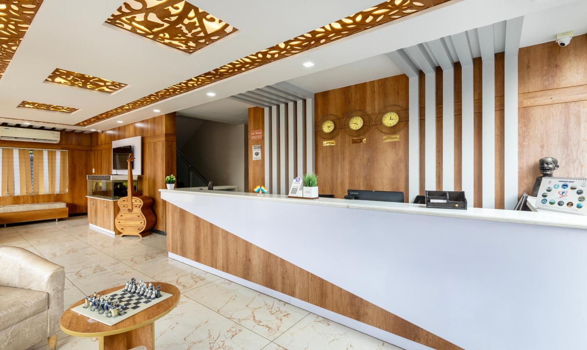 Treebo Four Seasons Hotel ไมซอร์ ภายนอก รูปภาพ